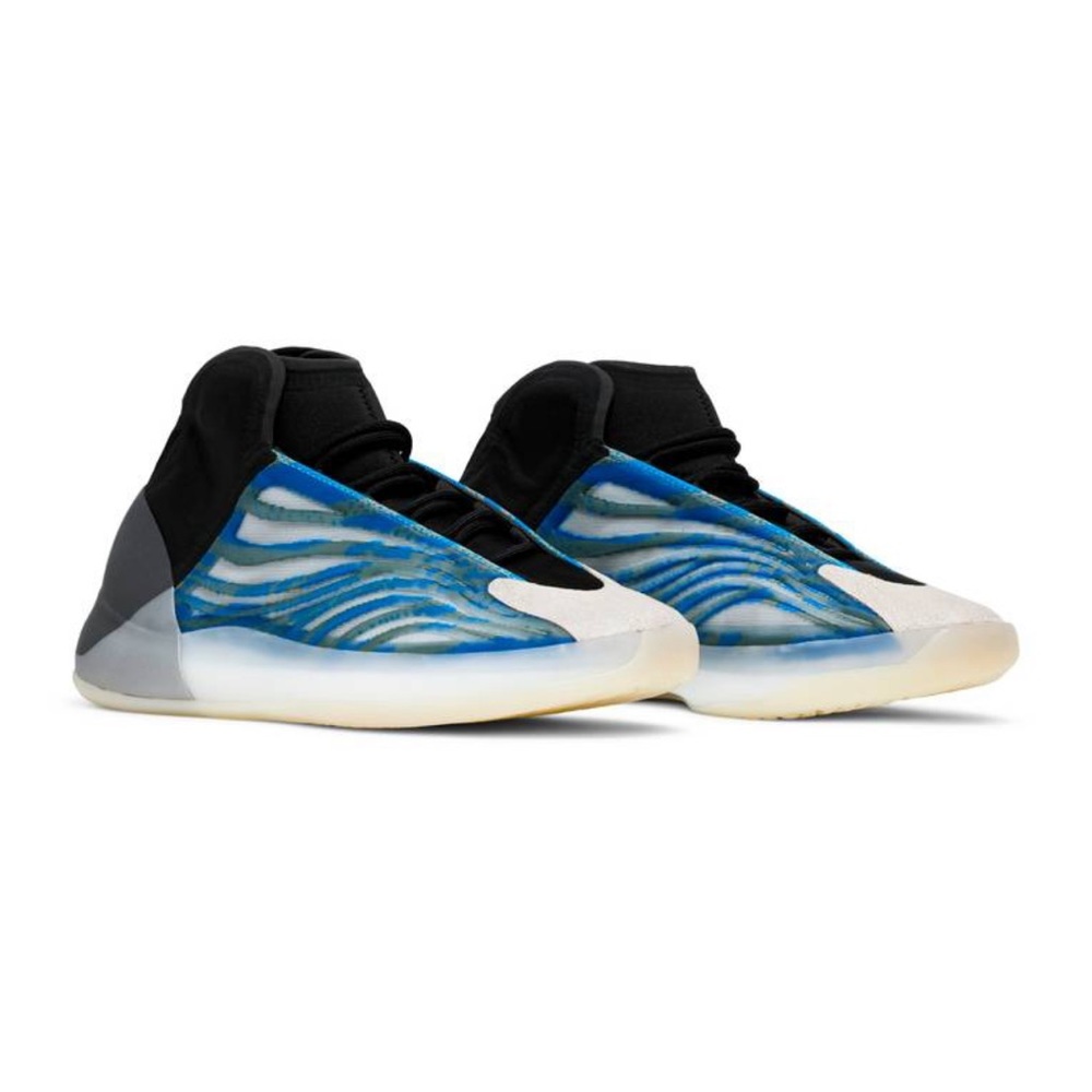 YEEZY QNTM FROZEN BLUE BASKETBALL SHOE